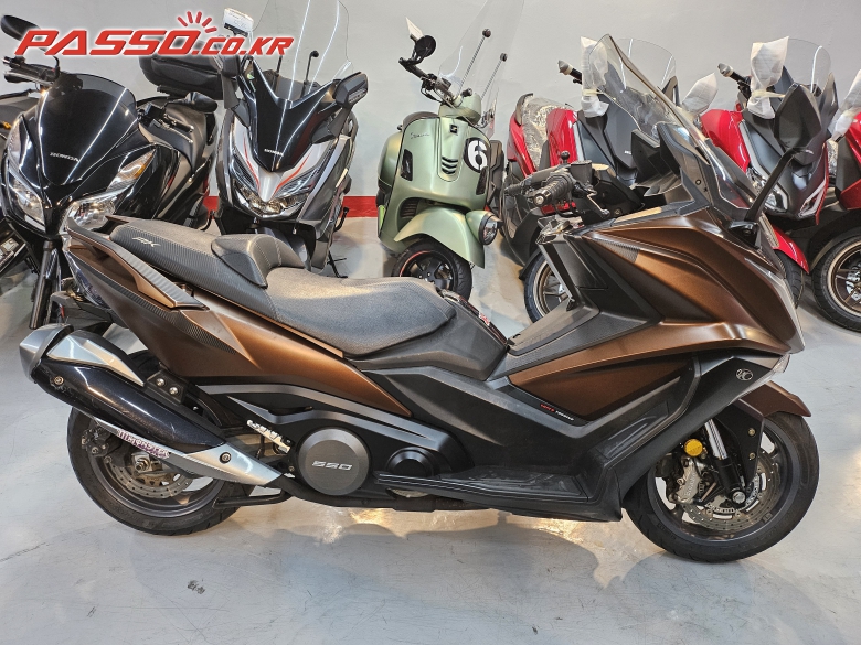 KYMCO AK 550 i