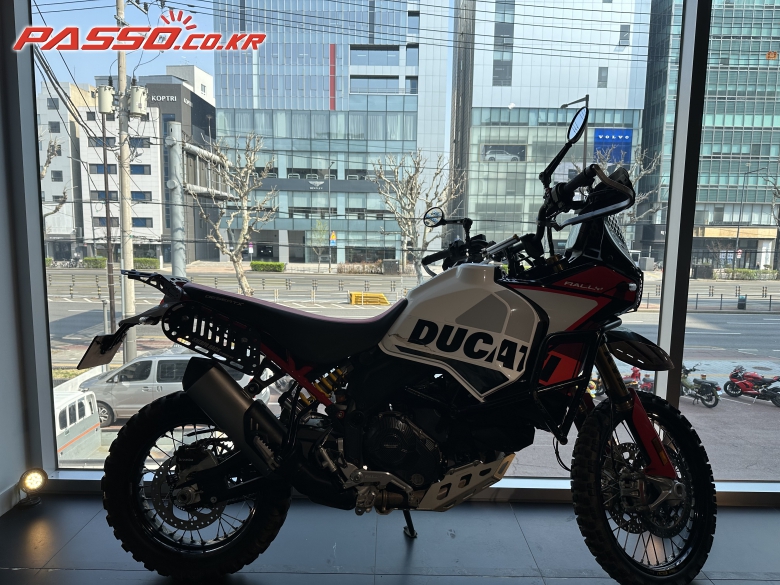Ducati 데저트 X