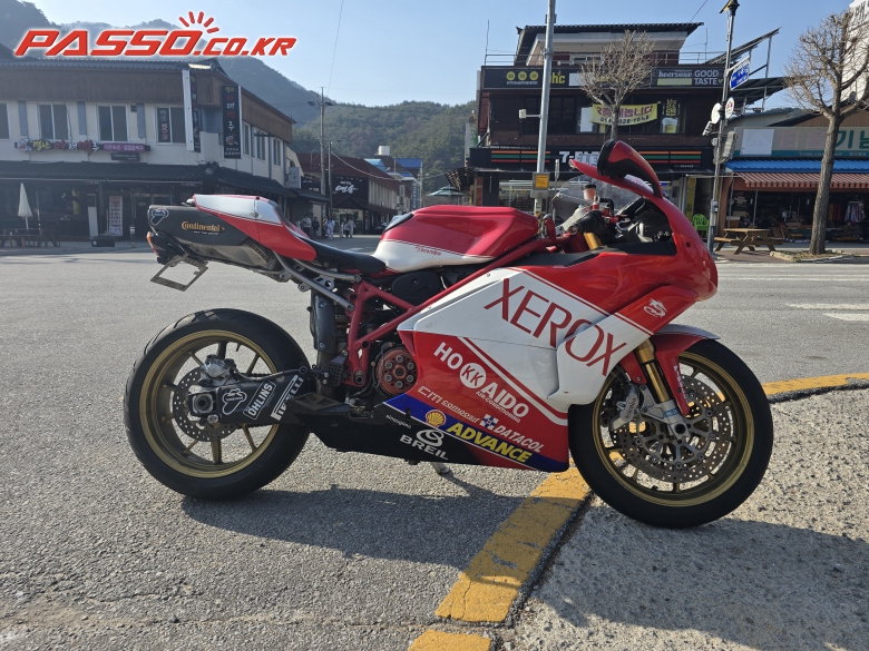 Ducati 999