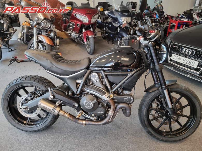 Ducati 스크램블러 풀 스로틀