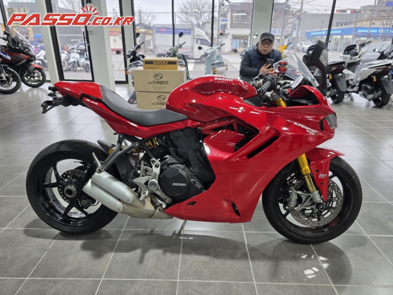 Ducati 슈퍼스포츠 950 S