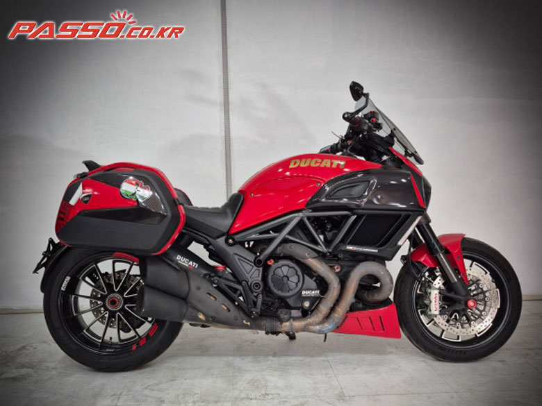 Ducati 디아벨 다크