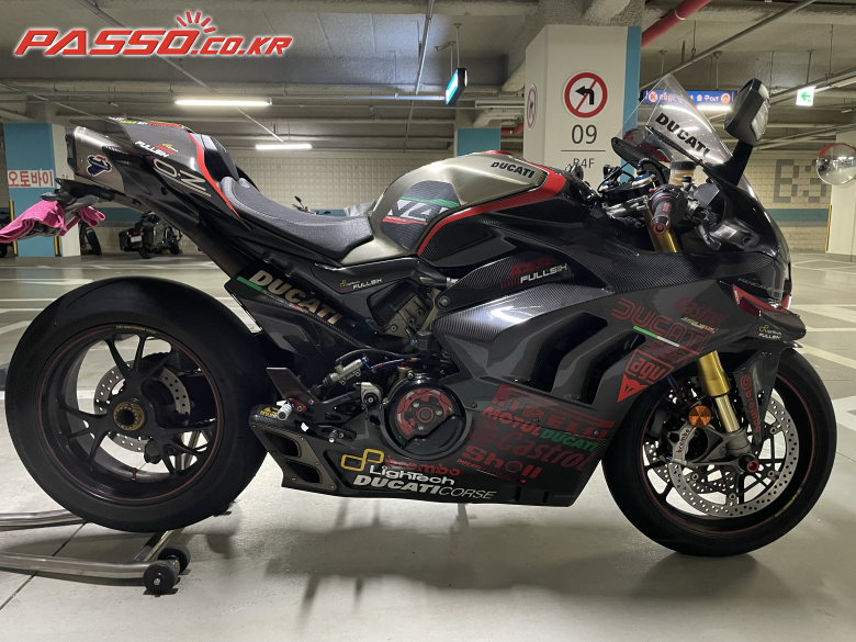 Ducati 파니갈레 V4 S