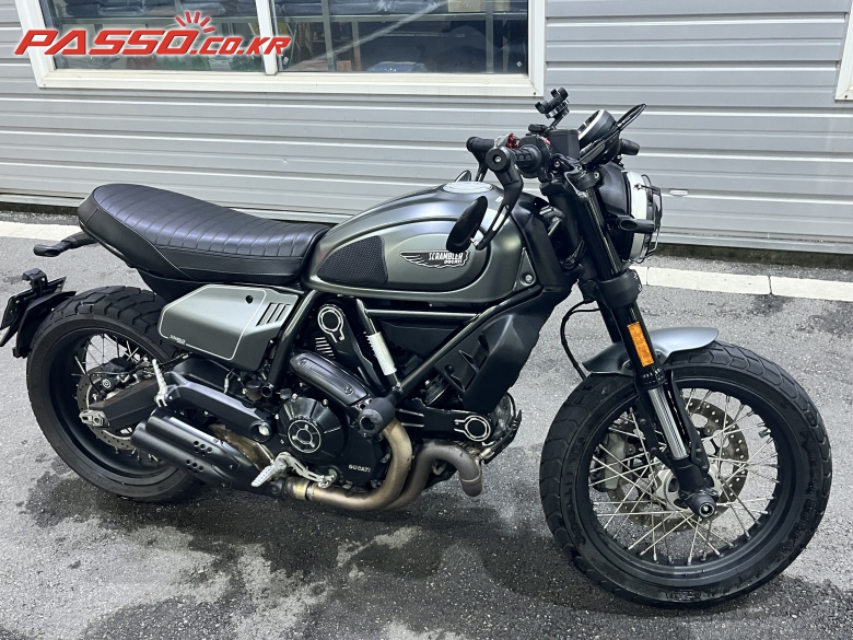 Ducati 스크램블러 나이트쉬프트