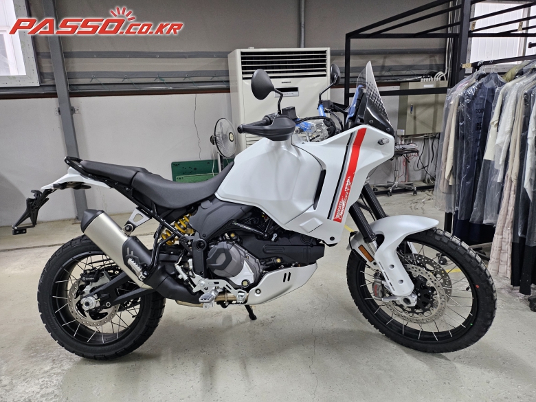 Ducati 데저트 X