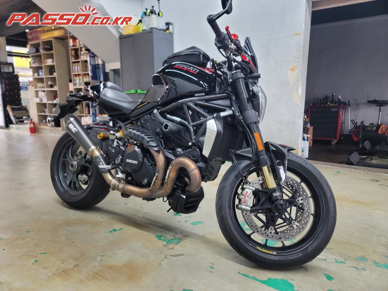 Ducati 몬스터 1200 R