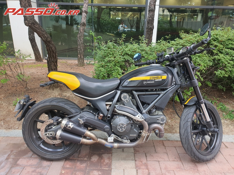 Ducati 스크램블러 풀 스로틀