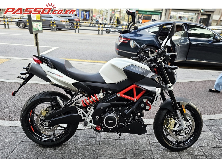 Aprilia 쉬버 900
