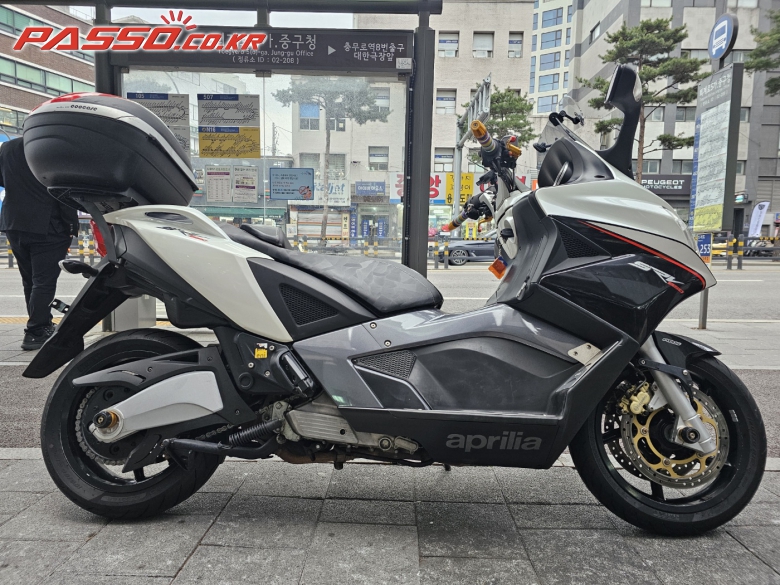 Aprilia SRV 850
