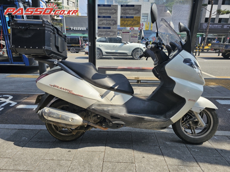 Aprilia 아틀란틱 300