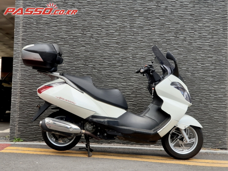 Aprilia 아틀란틱 300