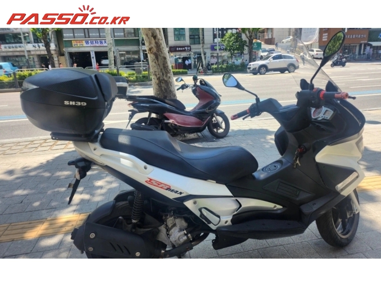 Aprilia SR MAX 300