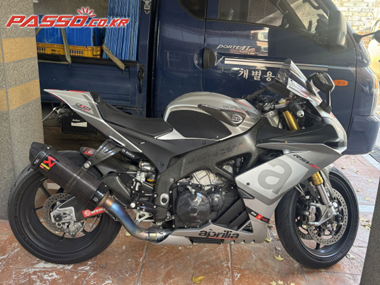 Aprilia RSV 4 R