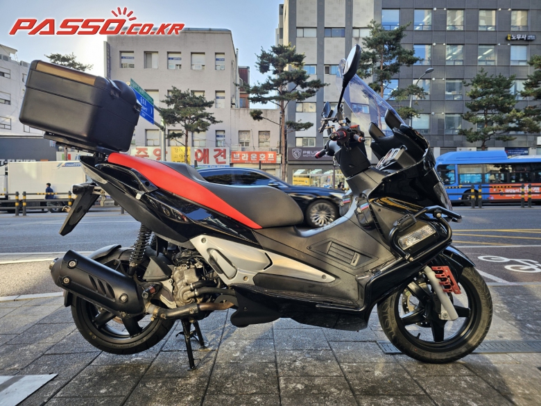 Aprilia SR MAX 300