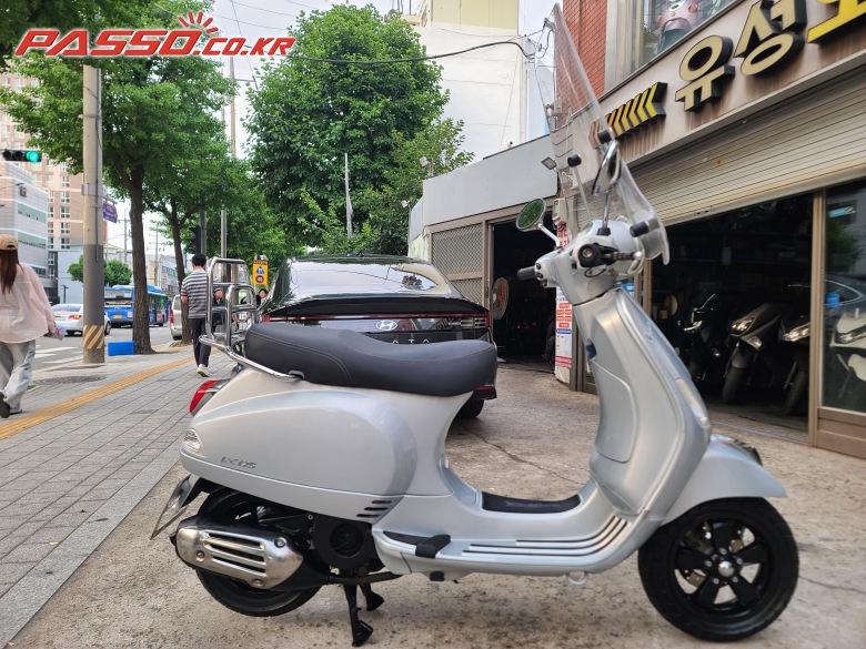 Vespa LX 125