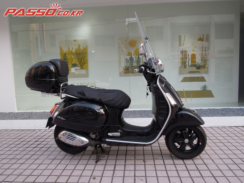 Vespa GTS 300 슈퍼스포츠