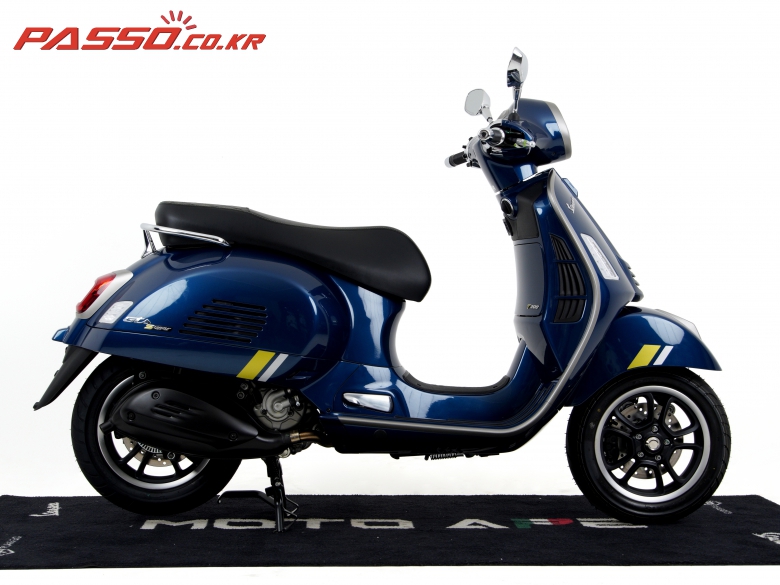 Vespa GTS 300 슈퍼테크