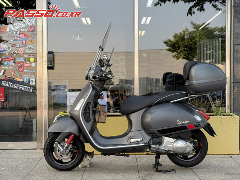 Vespa GTS 300