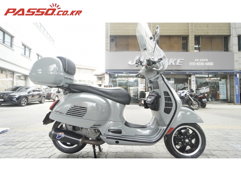 Vespa GTS 300 슈퍼