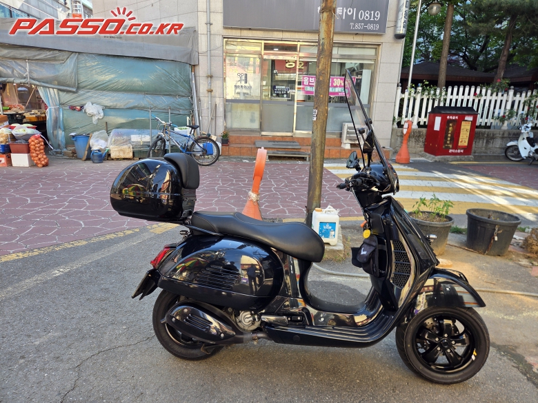 Vespa GTS 300 슈퍼테크