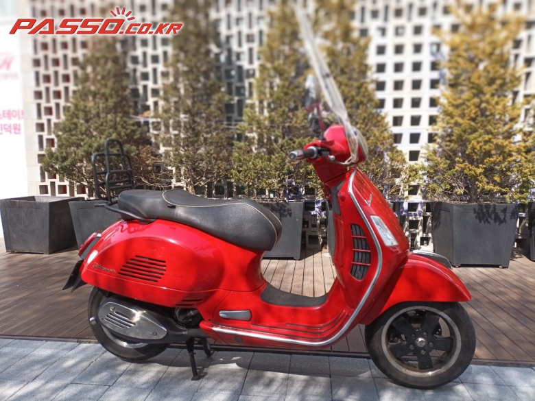Vespa GTS 300