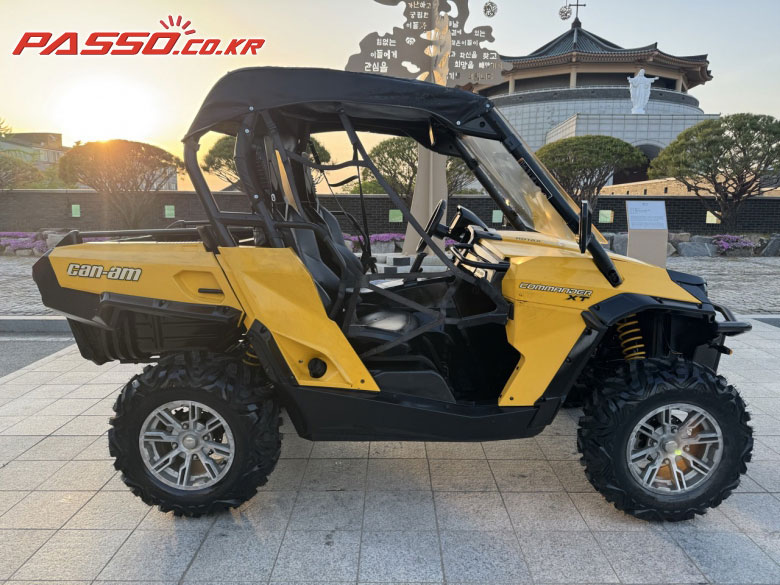 Can-Am 커맨더 1000 XT