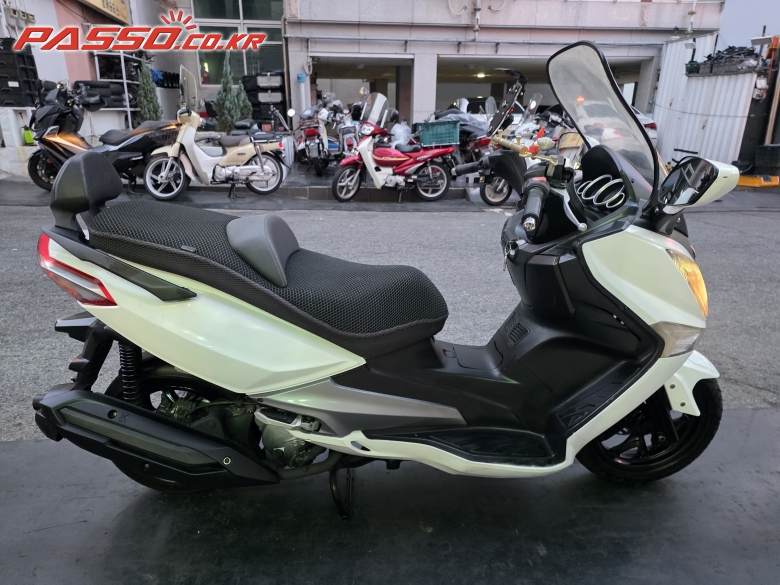 SYM 조이맥스 300 i