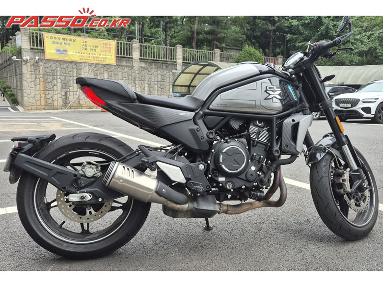 CFMOTO 700 CLX Sport