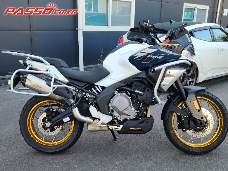 CFMOTO 700 MT