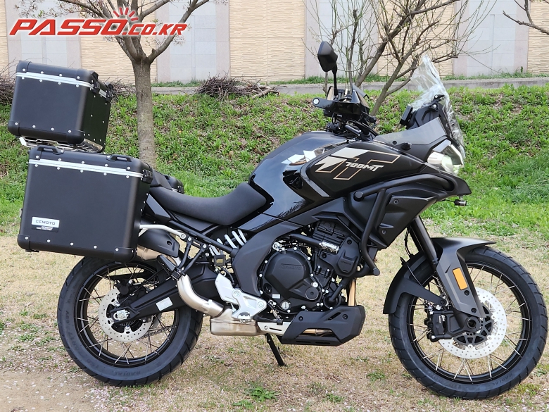 CFMOTO 700 MT