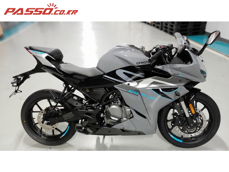 CFMOTO 300 SR