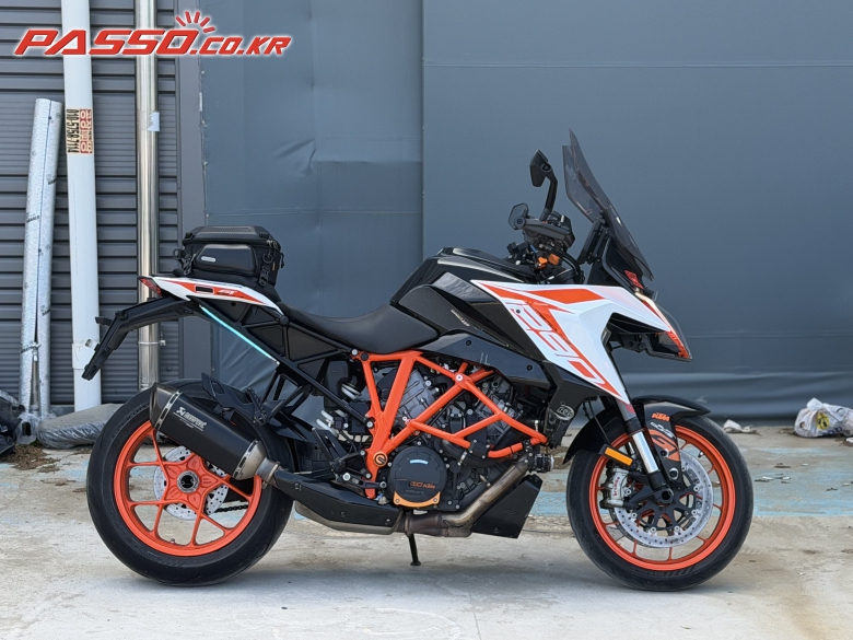 KTM 1290 Super Duke GT