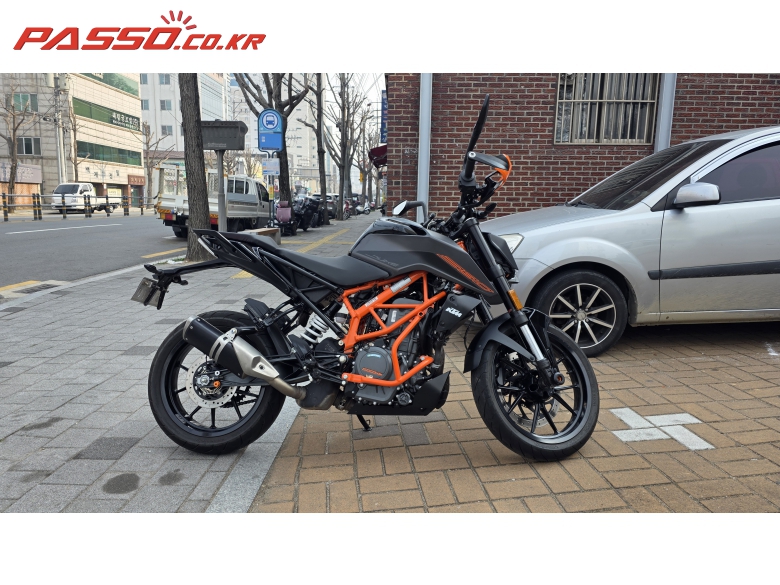 KTM 390 Duke