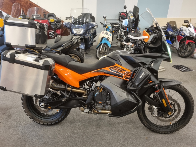 KTM 890 Adventure
