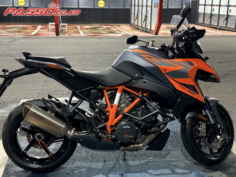 KTM 1290 Super Duke GT