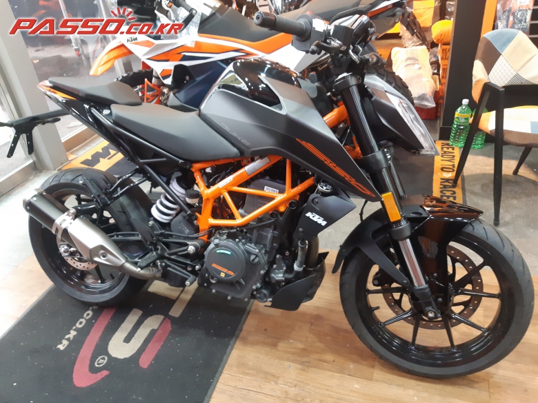 KTM 390 Duke