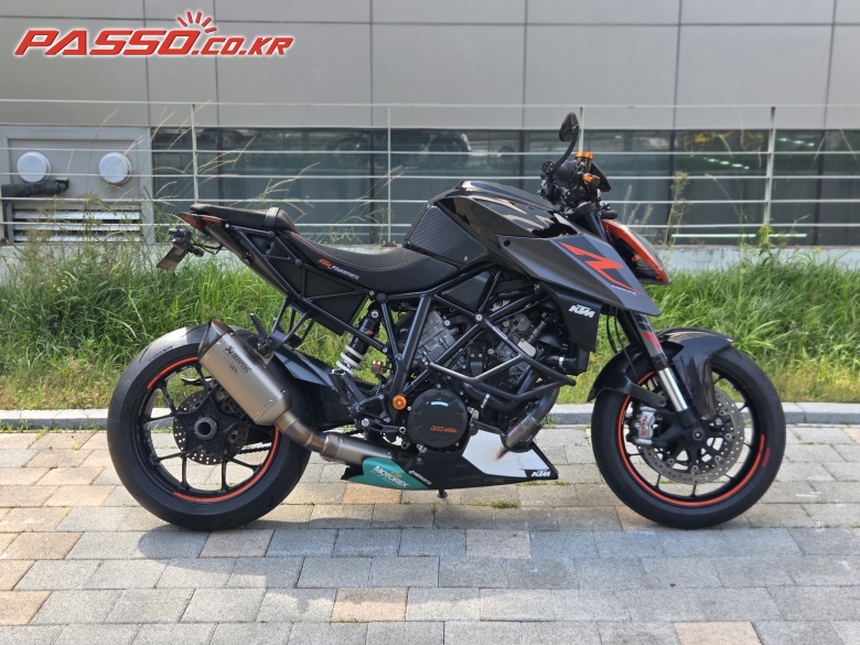 KTM 1290 슈퍼 듀크 R