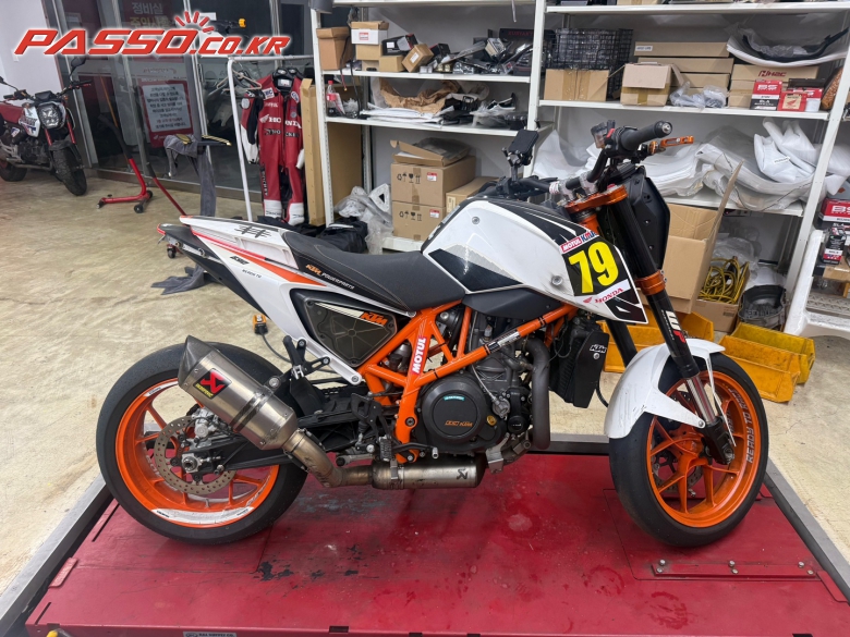 KTM 690 듀크 R