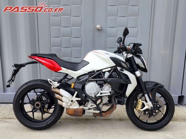 MV Agusta Brutale 800