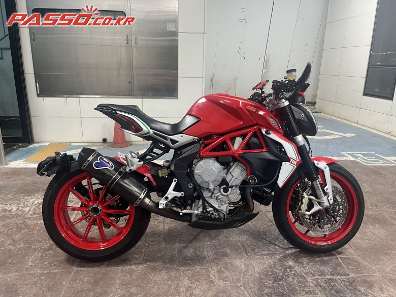 MV Agusta Brutale 800 Dragster